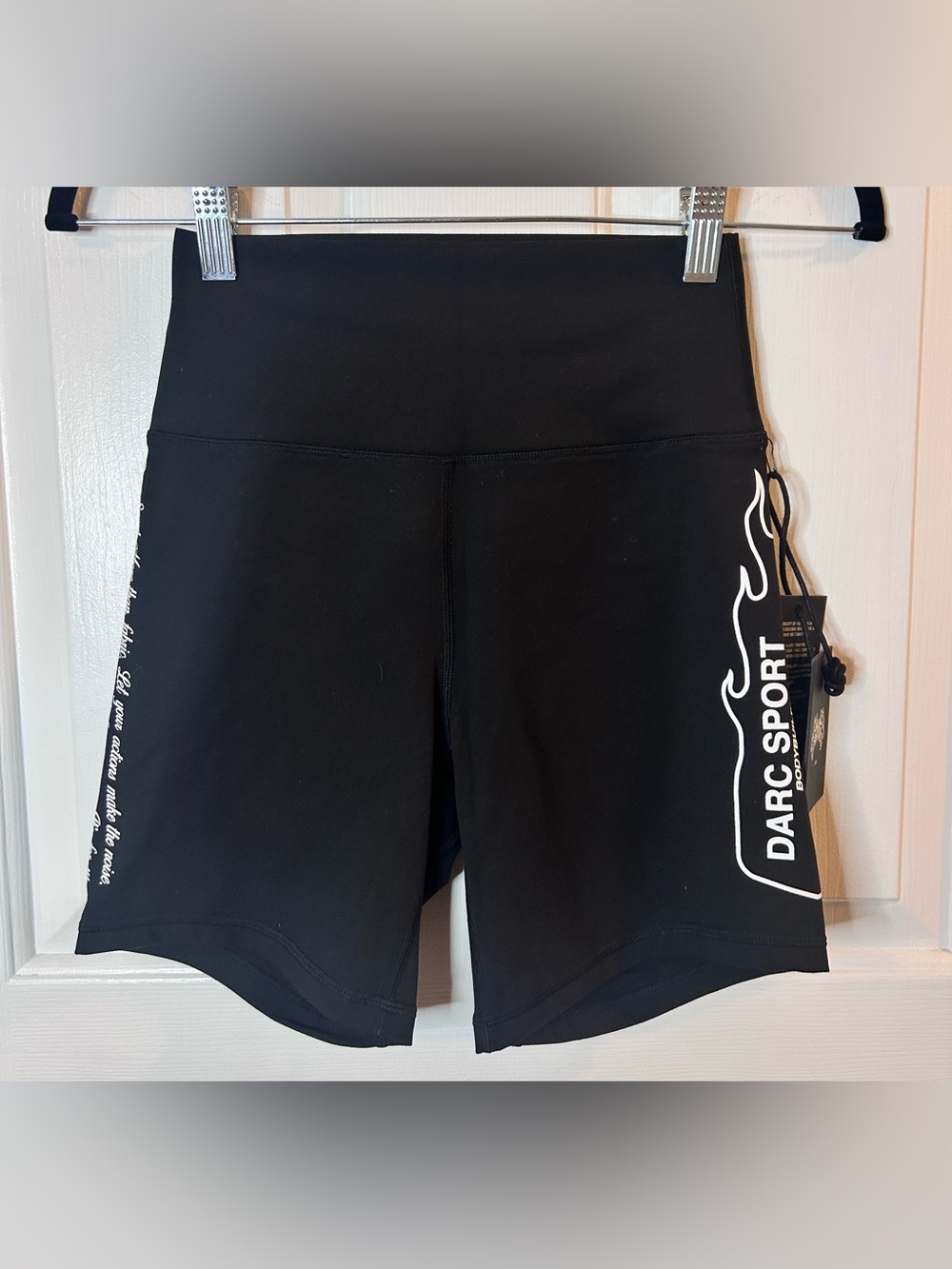 NWT Darc Sport SHE Move Fast Energy Training Shorts- Black/ Size Small - Picture 2 of 8